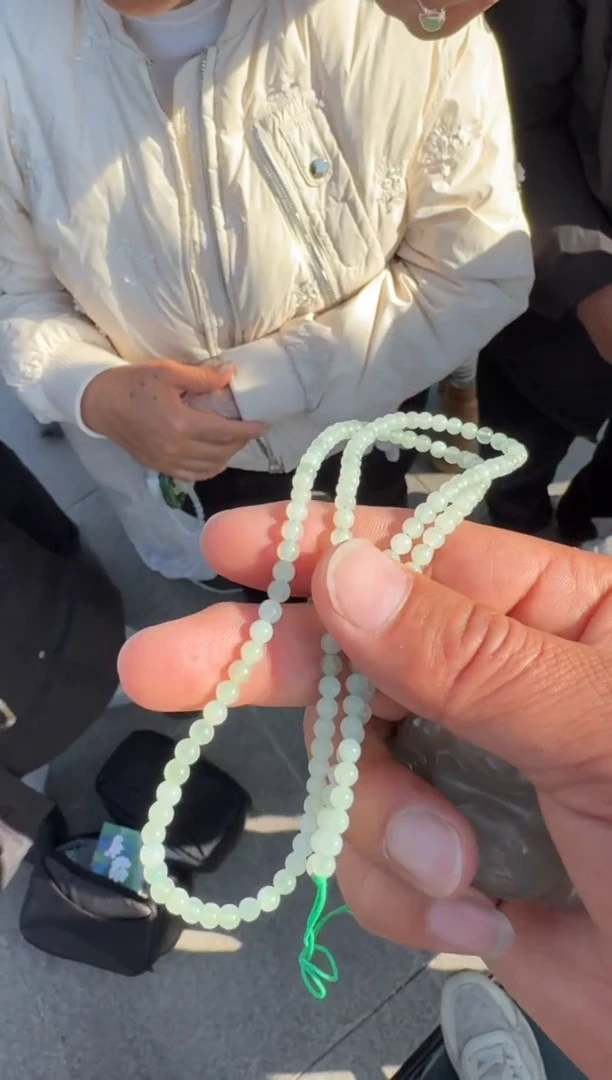 未镶嵌和田玉（糖玉）挂件和田玉