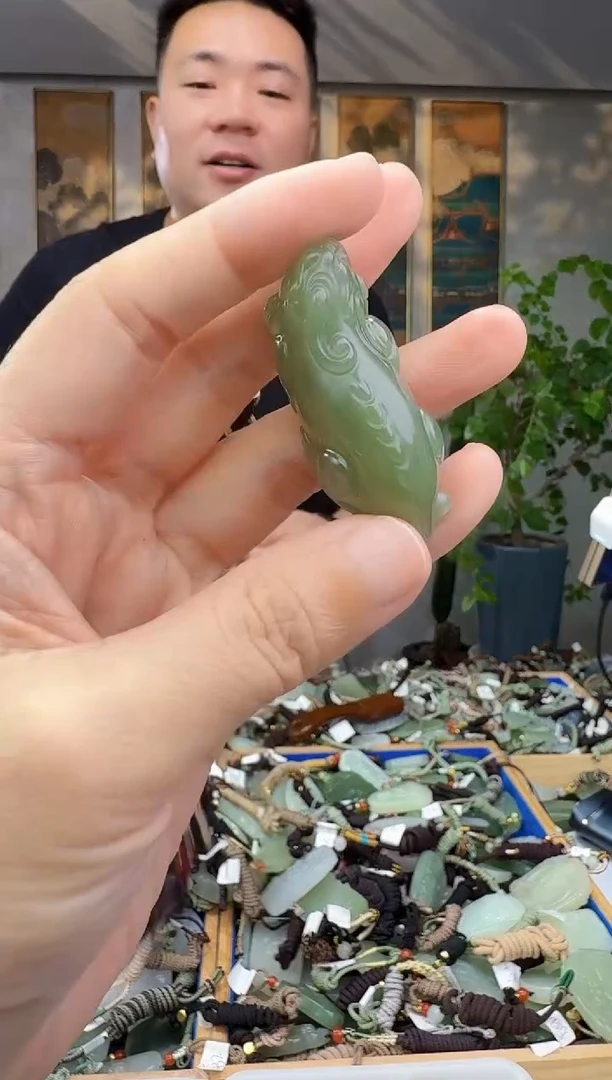 未镶嵌和田玉挂件拍一发一