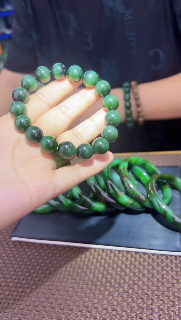 和田玉未镶嵌颈饰手串约12毫米