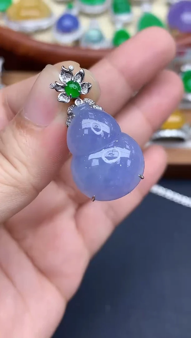 颈饰18K金镶嵌翡翠555-中国好珍宝