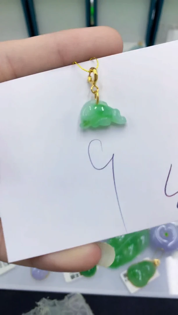 翡翠未镶嵌颈饰缅甸A货翡翠