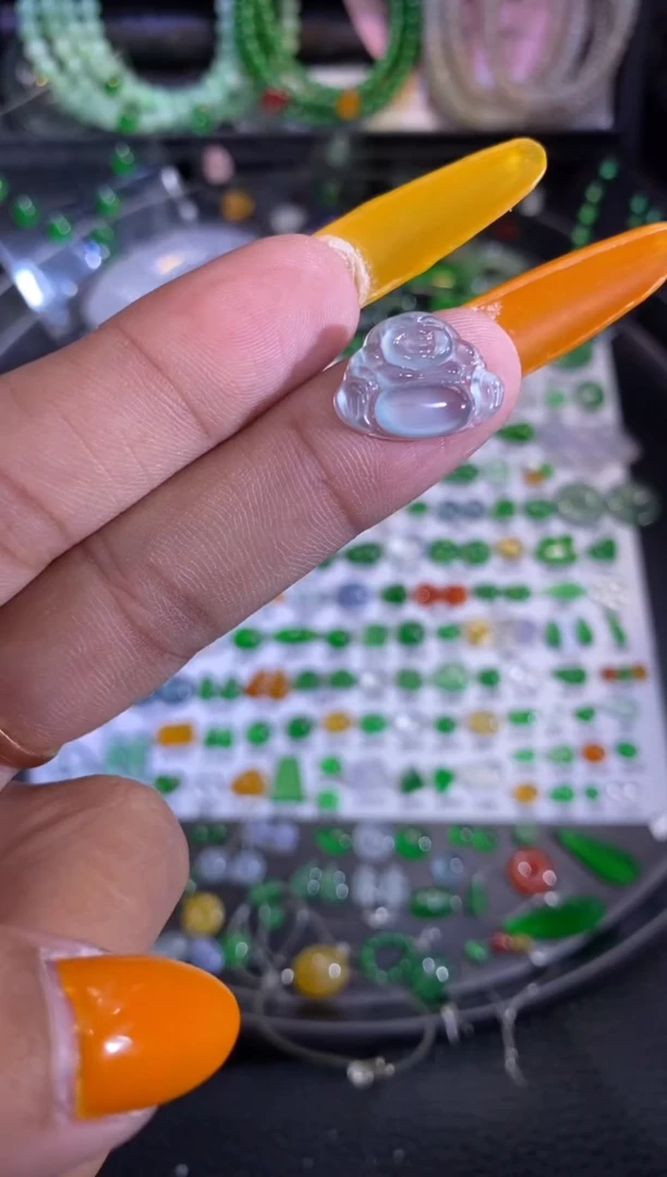 未镶嵌挂件翡翠佛