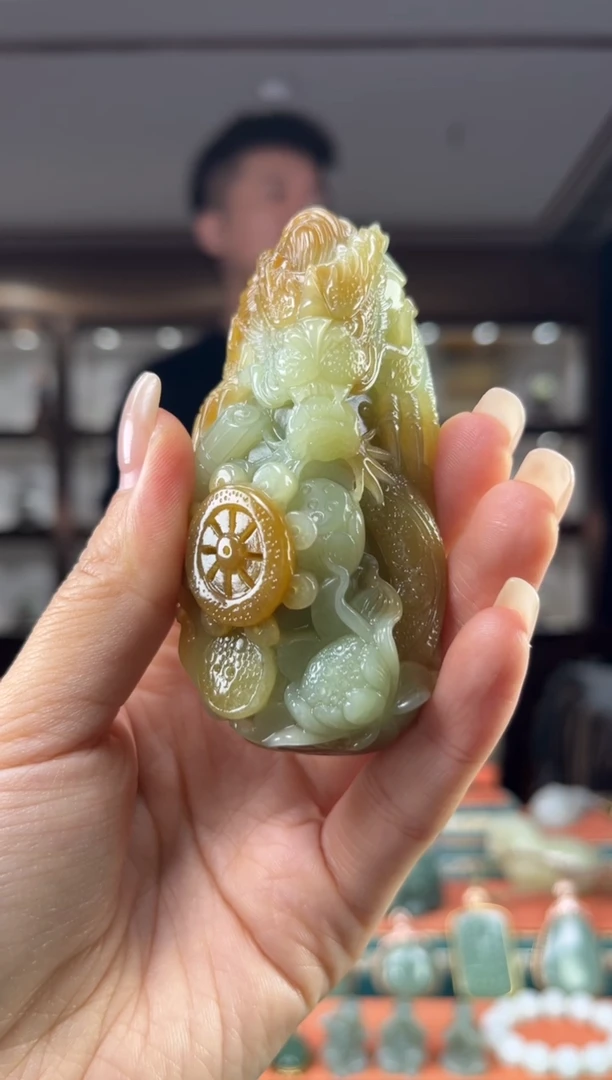 颈饰未镶嵌和田玉佩佩