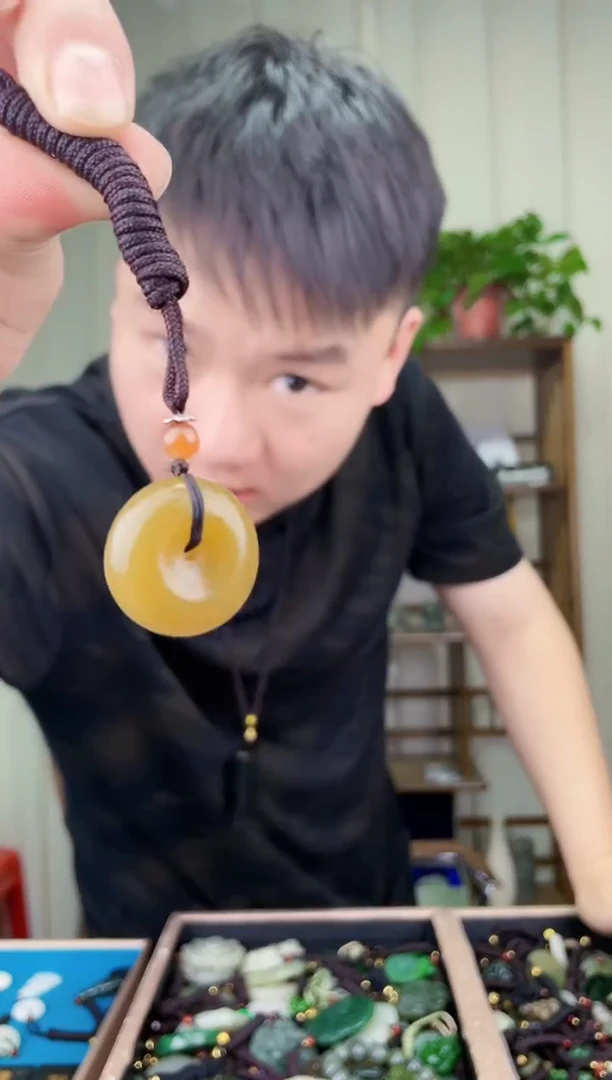 未镶嵌和田玉挂件拍一发一，多样性发货！