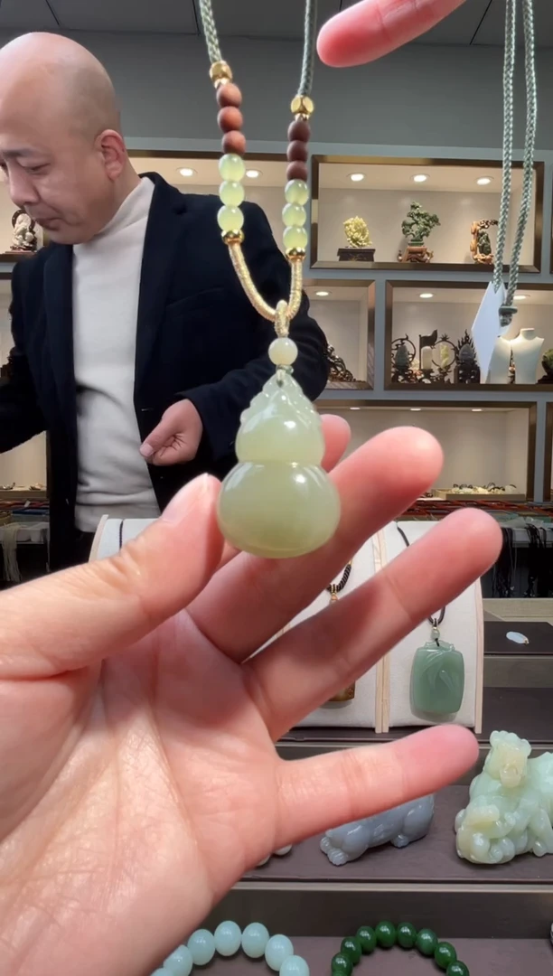 颈饰未镶嵌和田玉苏