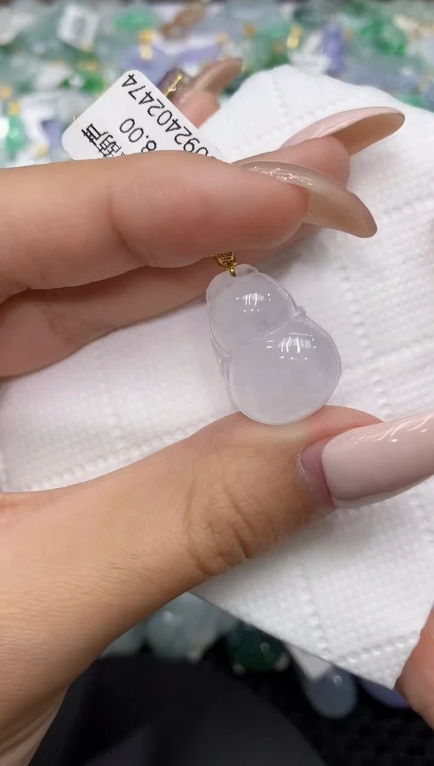 颈饰18K金镶嵌翡翠111111111111