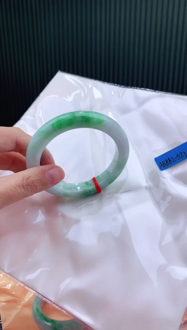 未镶嵌手镯翡翠57+