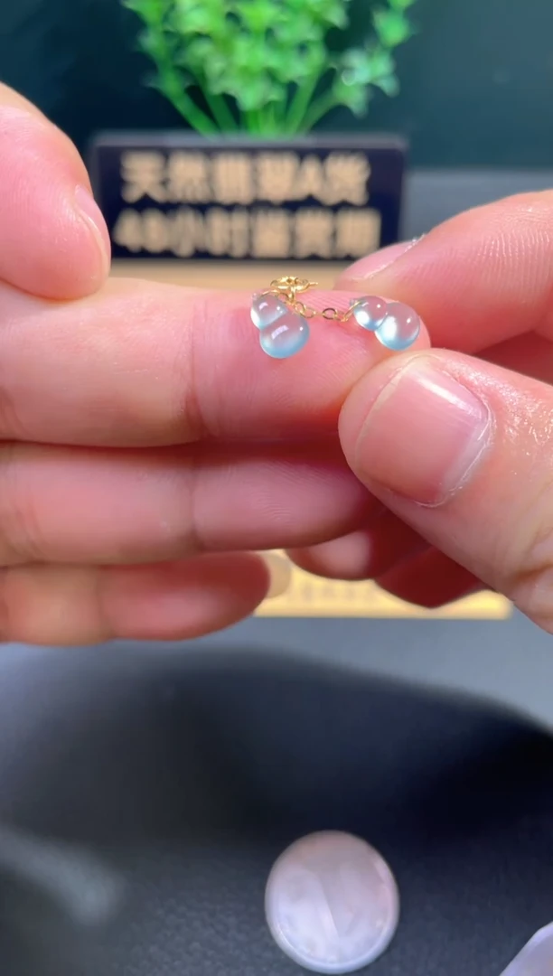 颈饰18K金镶嵌翡翠翡翠