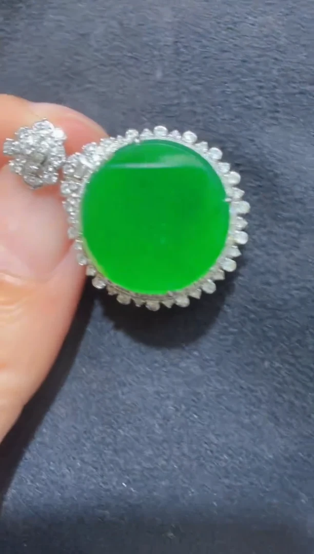 吊坠(不含链)18K金镶嵌翡翠多样性团购发一件