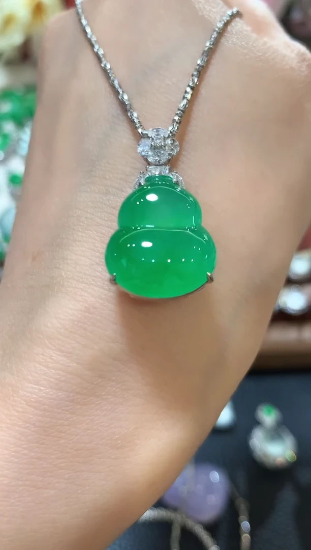 吊坠(不含链)18K金镶嵌翡翠笑*m79