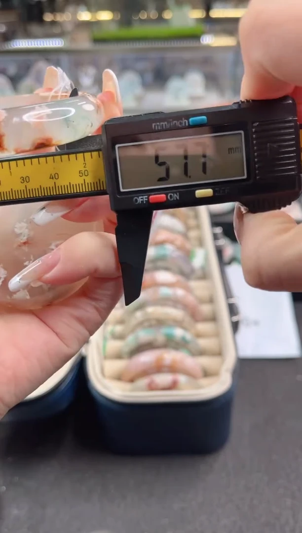 未镶嵌手镯石英质玉尘*丷圈口（赠品镯心）