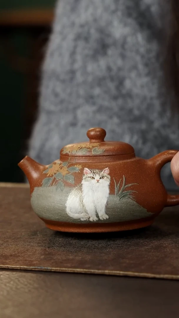 茶壶紫砂杯研所 狸踏春芳 高端泥绘紫砂壶 降坡泥 约150cc