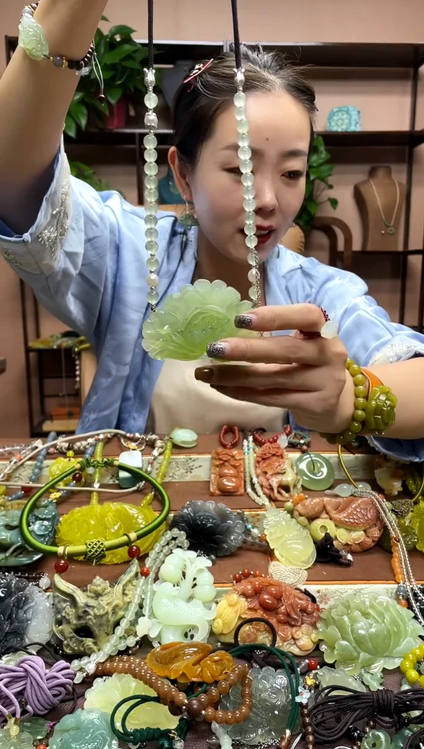 未镶嵌岫玉吊坠·1