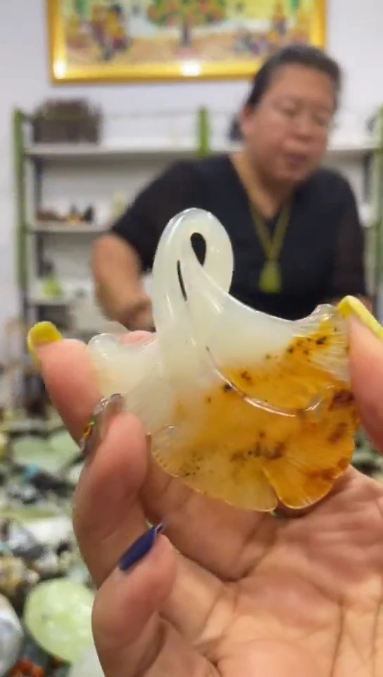 未镶嵌岫玉吊坠