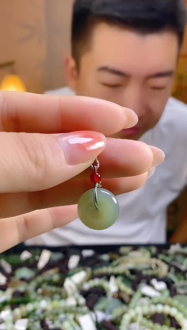 和田玉未镶嵌颈饰多样性发货，拍一发一