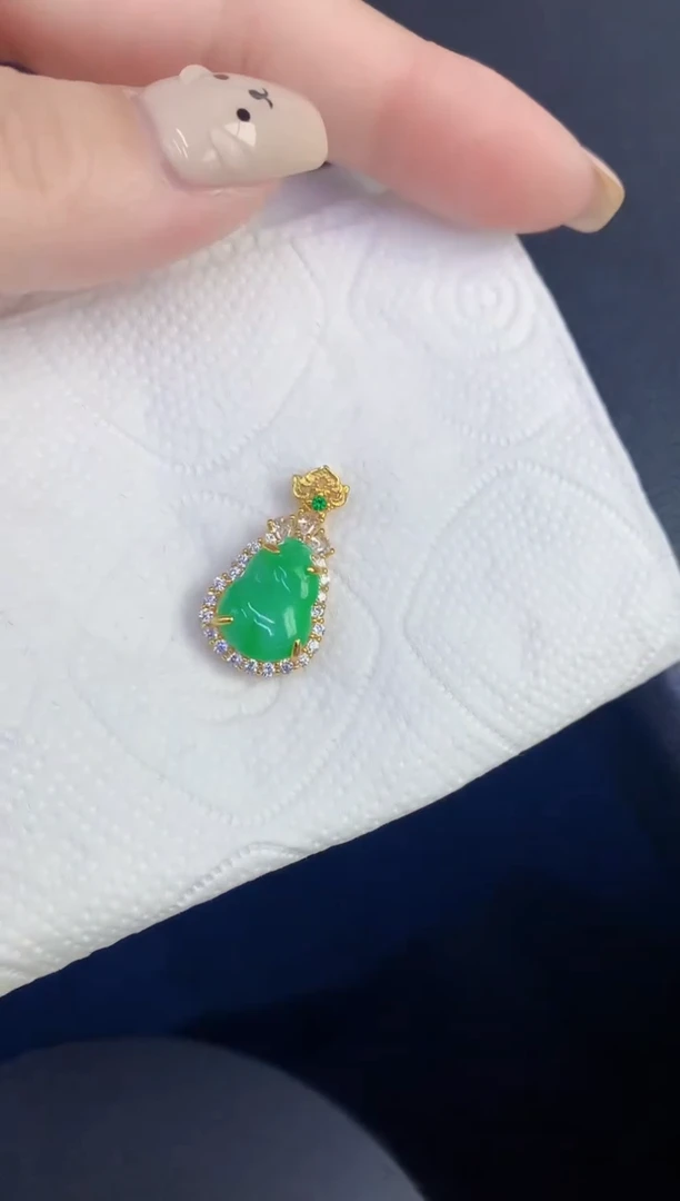 颈饰未镶嵌翡翠缅甸天然翡翠A货