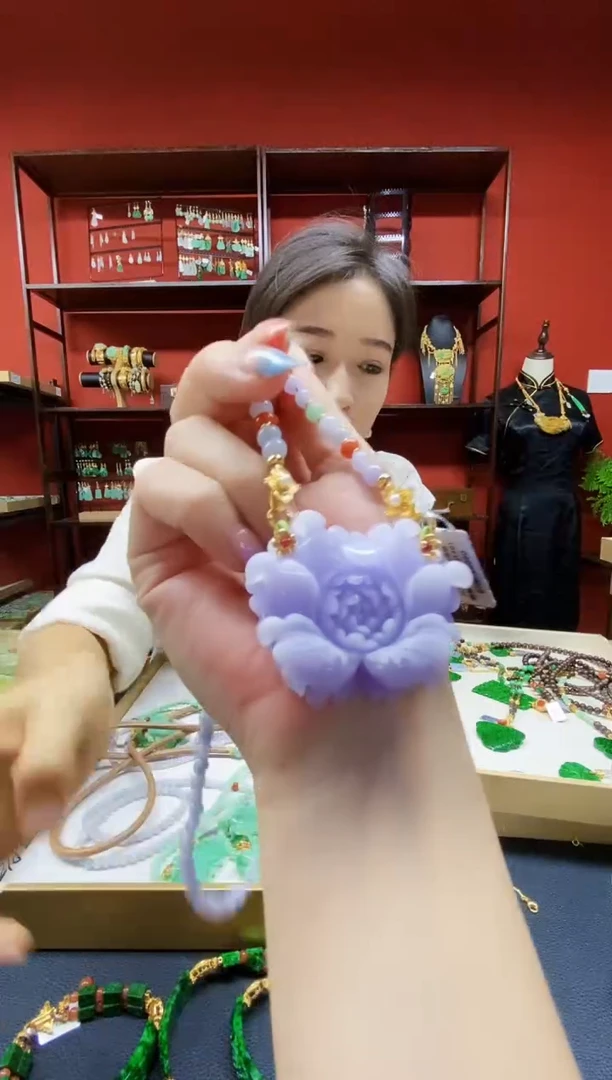 颈饰未镶嵌翡翠吊坠