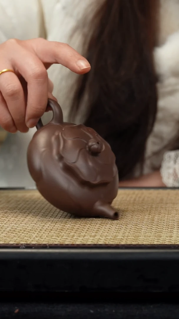 【闪购商品】紫砂茶壶黑心土风圈葵