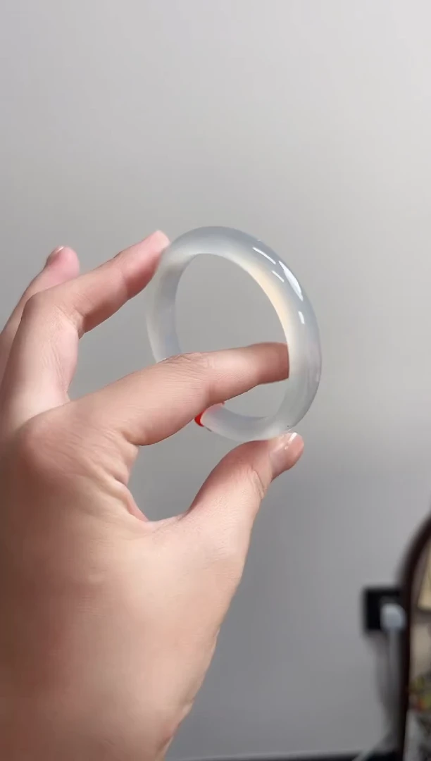 玛瑙/玉髓手镯未镶嵌55-56圈 需要包容