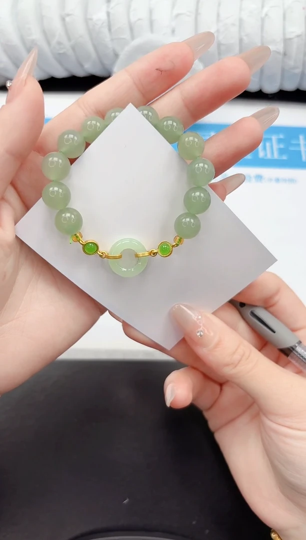 手镯石英质玉未镶嵌YUAN