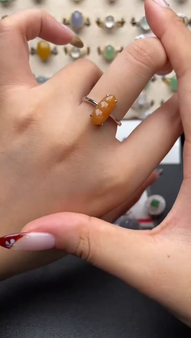 未镶嵌戒指翡翠一物一证一礼盒