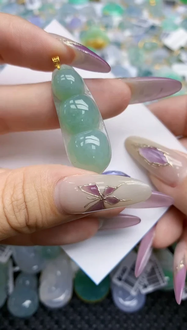 翡翠挂件18K金镶嵌16   天然翡翠A货