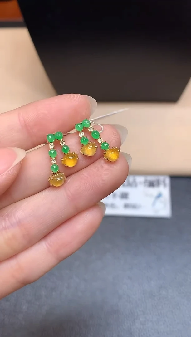 18K金镶嵌翡翠耳饰蛋面【无服务费