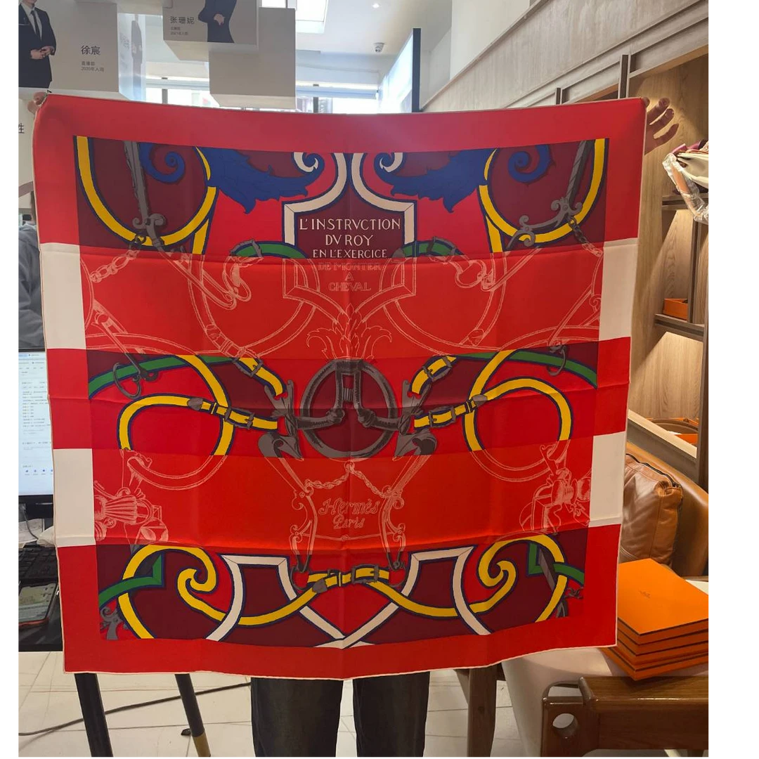 全新未使用 Hermes/爱马仕 90 丝巾丝巾