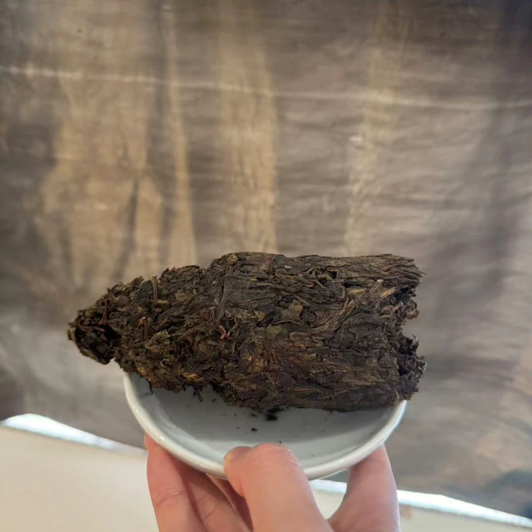 一盏雲—十五年六步溪小十两散块 200克安化黑茶