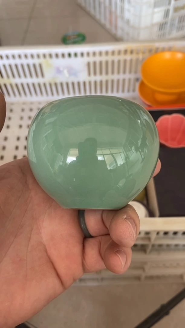 摄影的产品有使用过的痕迹有点脏介意勿拍