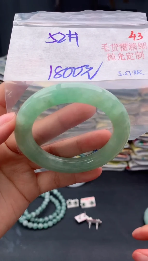 定制翡翠未镶嵌43毛货需精细抛光多样性1件1800元
