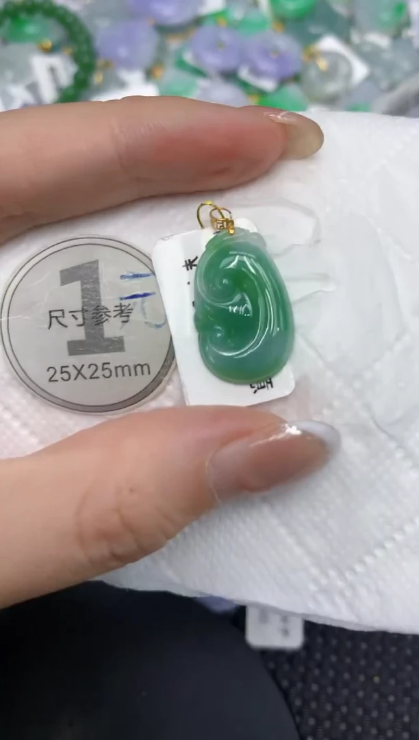 颈饰18K金镶嵌翡翠1111111