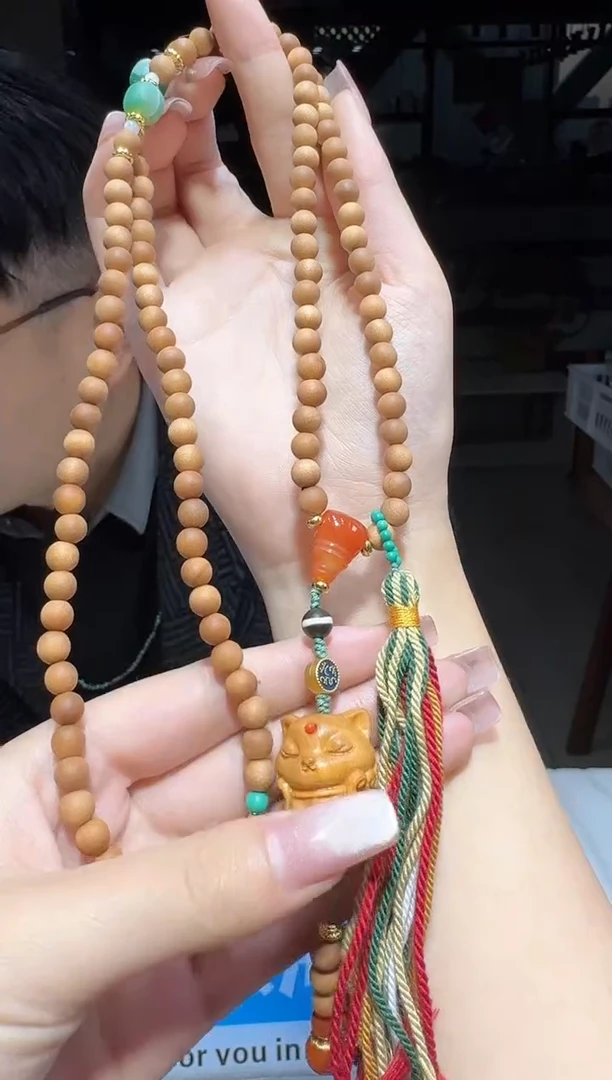 【闪购商品】檀香木吊坠多样性发一件 210