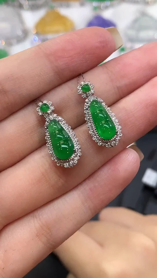 颈饰18K金镶嵌翡翠37-吊坠-选其中发其一