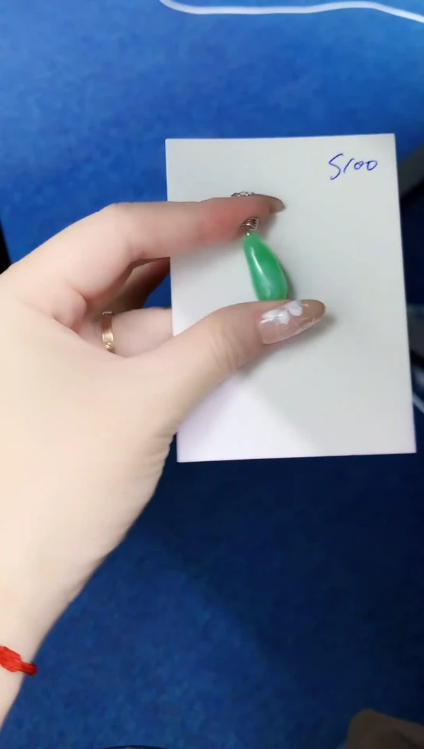 翡翠未镶嵌颈饰0000000000