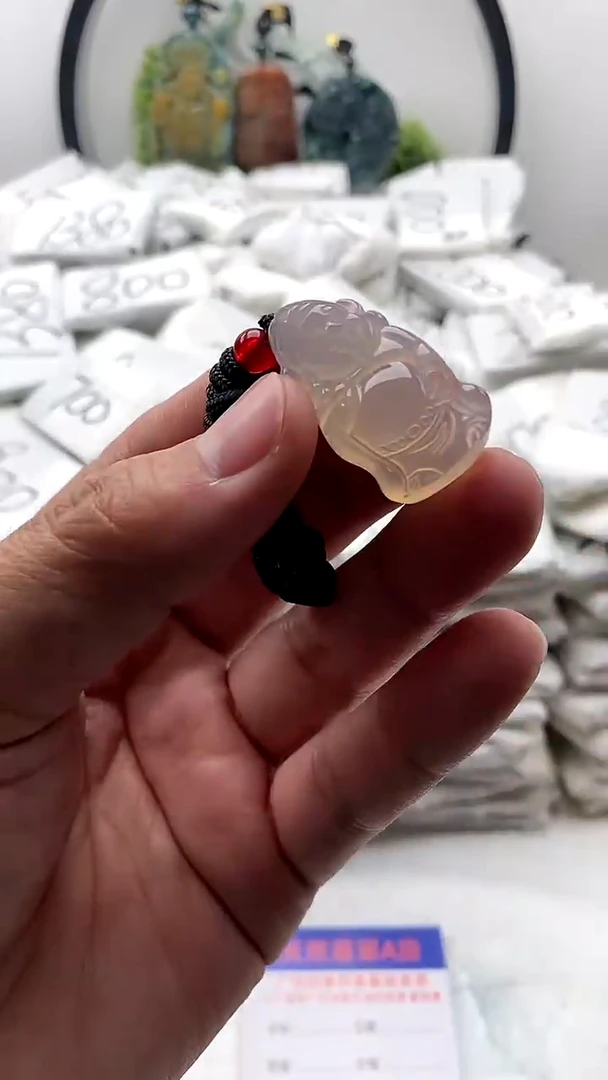 【闪购商品】玛瑙/玉髓颈饰未镶嵌财神