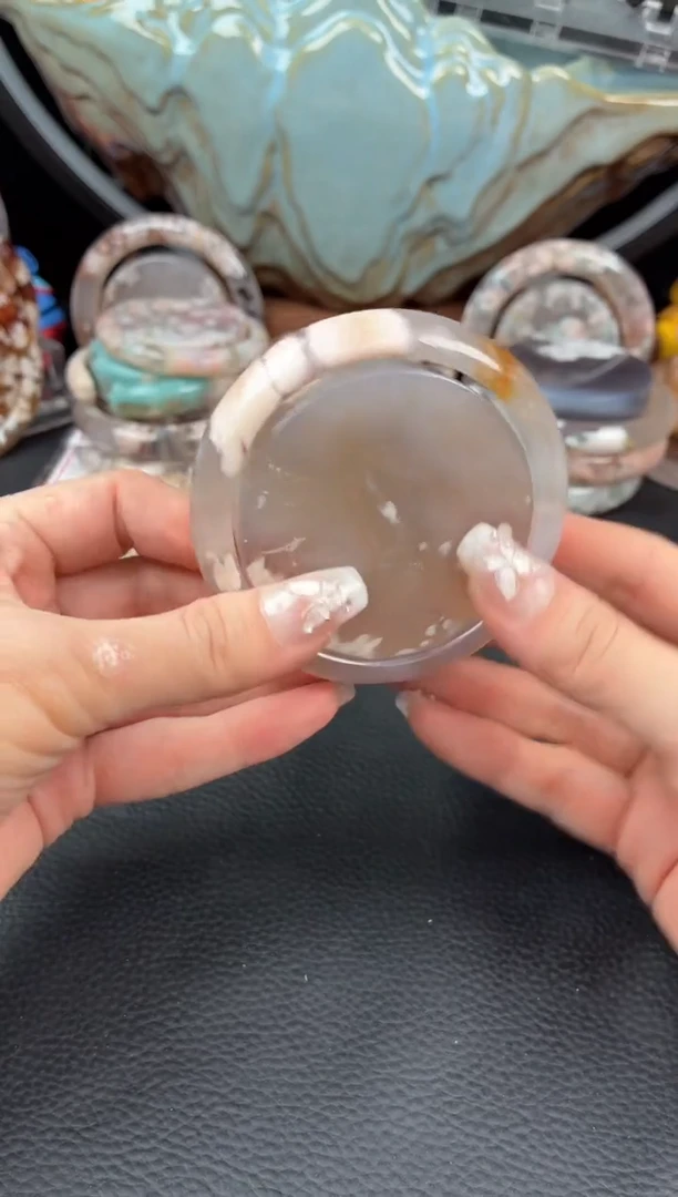 石英质玉手镯（圆镯）未镶嵌60