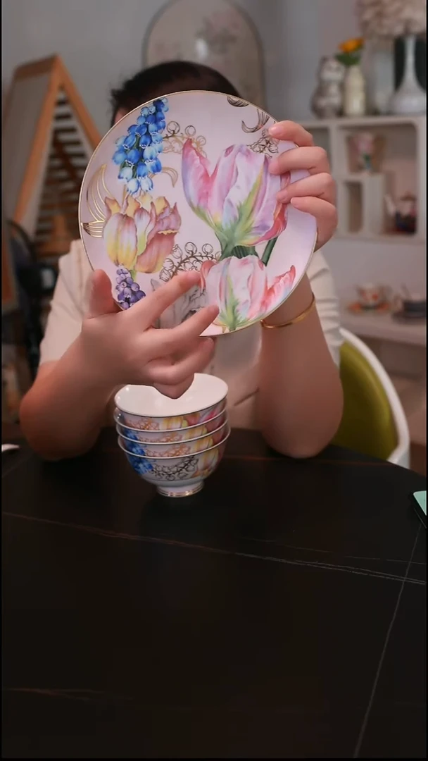 瓷郁金香8寸月光盘E625