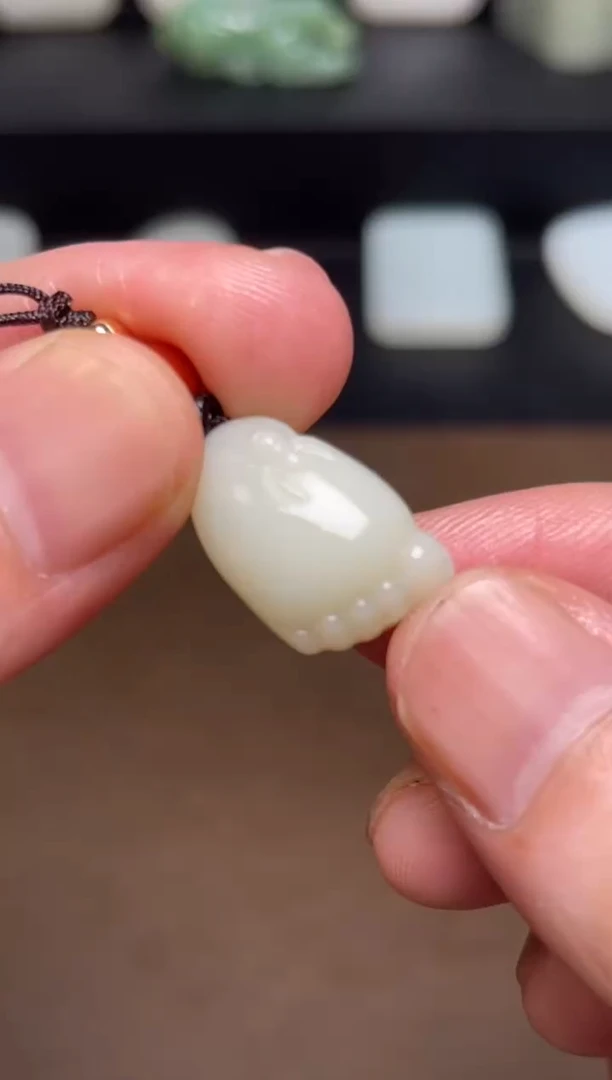 和田玉未镶嵌颈饰4