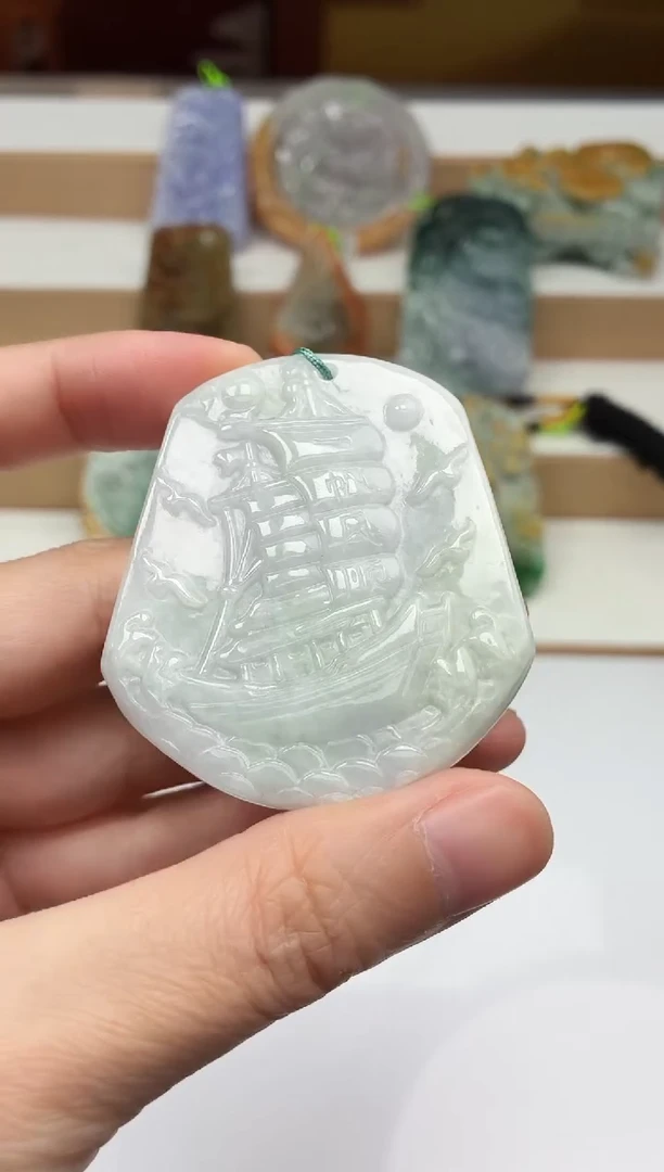 颈饰未镶嵌翡翠牌子