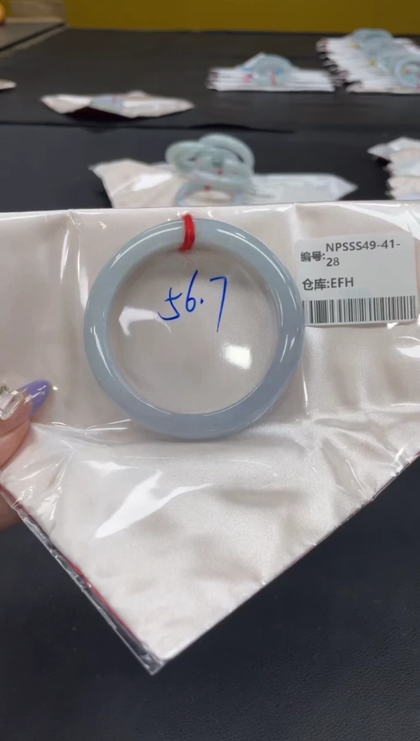 未镶嵌手镯翡翠翡翠手镯