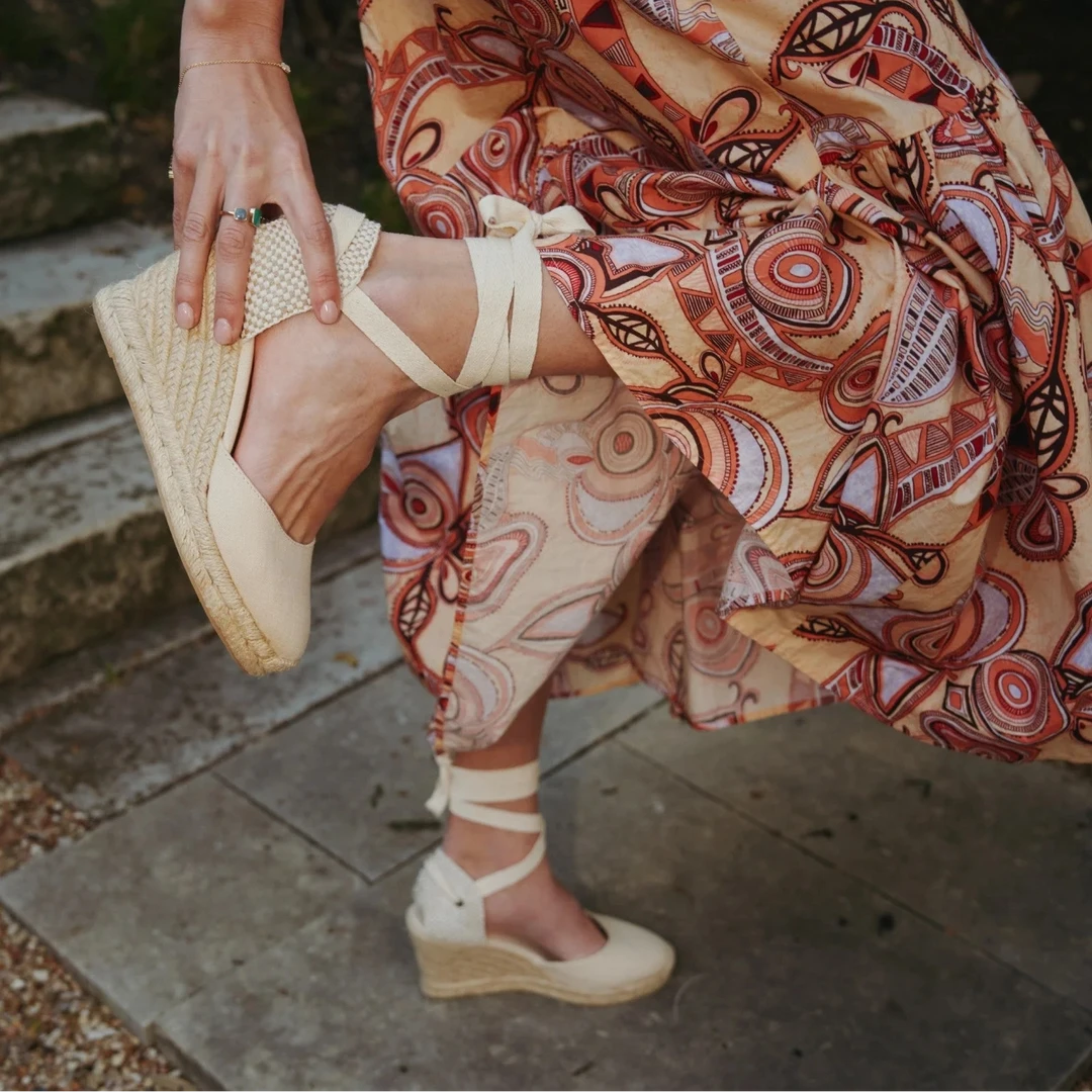 坡跟凉鞋女2025新款夏季草编麻底渔夫鞋防水台交叉绑带厚底高跟鞋