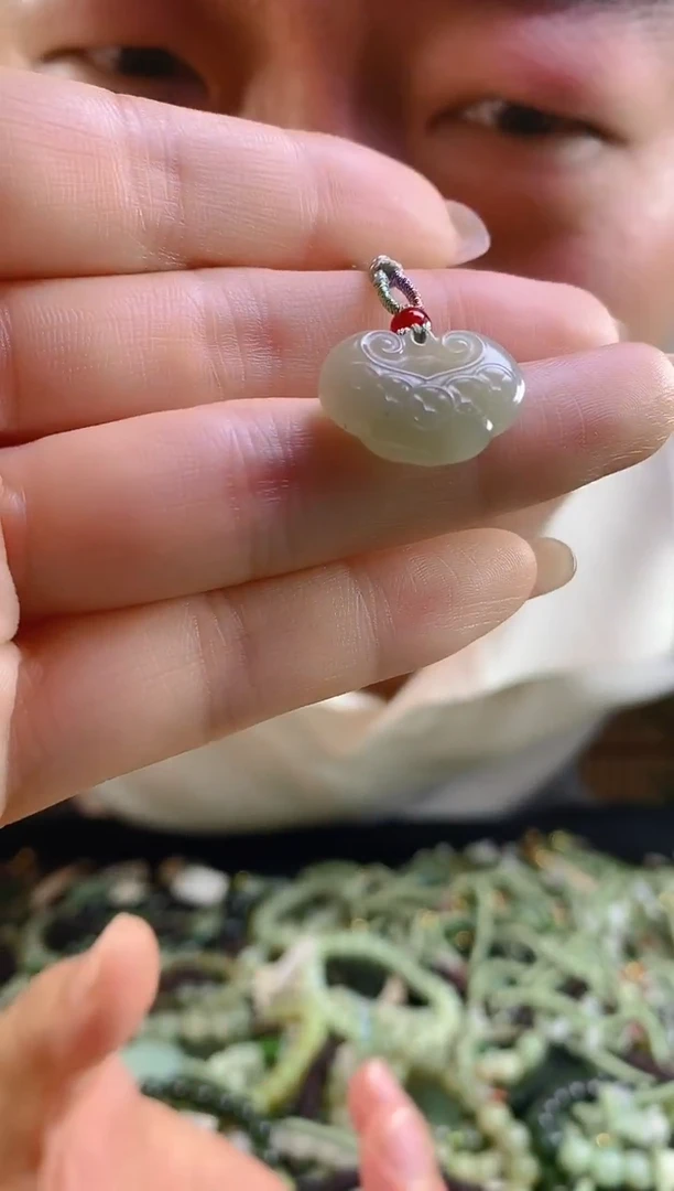 和田玉未镶嵌颈饰多样性发货，拍一发一