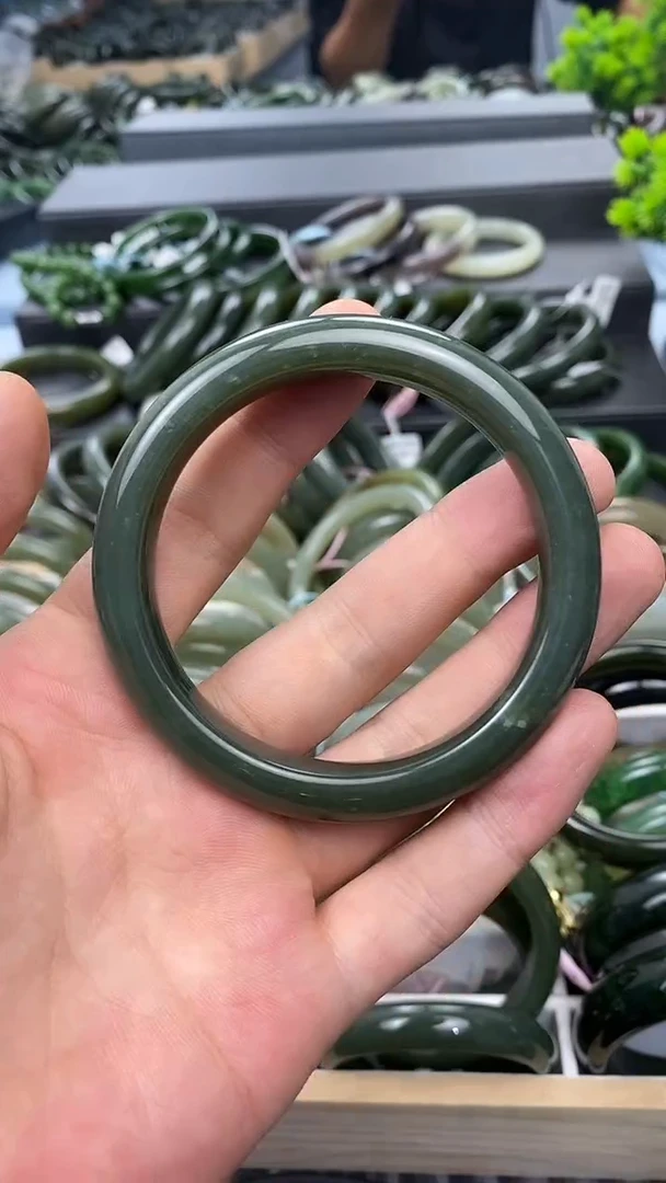 和田玉手镯未镶嵌58