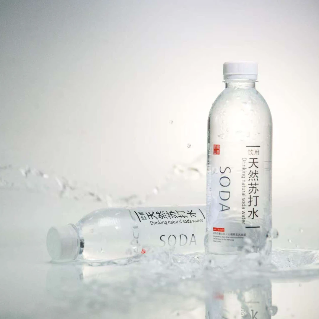 沂脉山泉天然弱碱小分子soda苏打水商务会议养生318ml*15瓶礼盒装