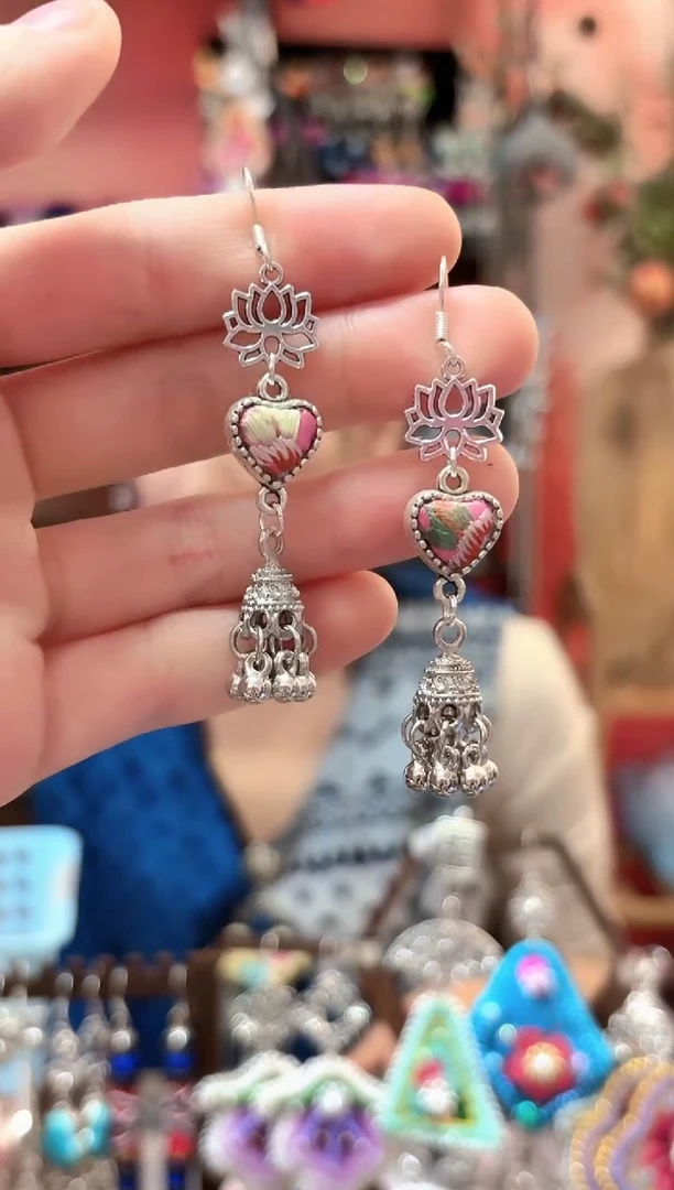 织绣哥****主云织谣民族风精美饰品  96