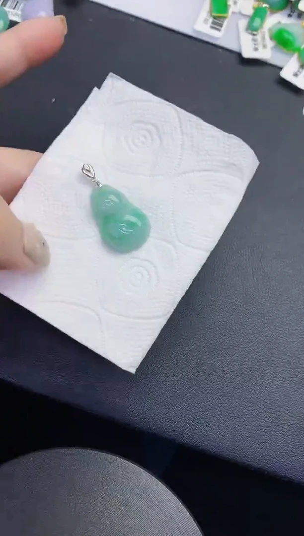 颈饰未镶嵌翡翠缅甸天然翡翠A货