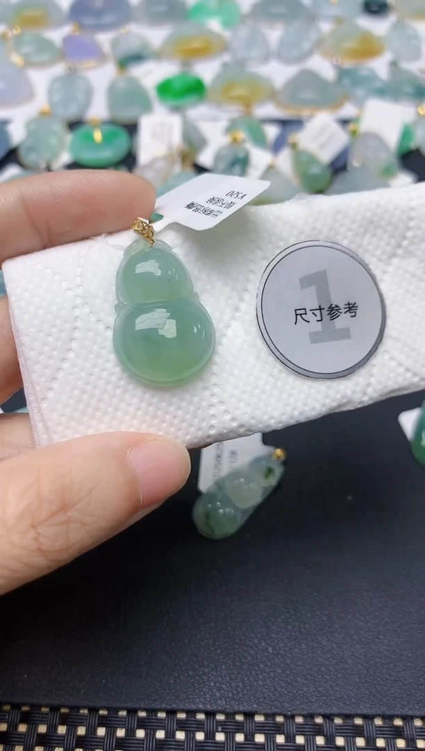 翡翠18K金镶嵌颈饰天然缅甸A货翡翠