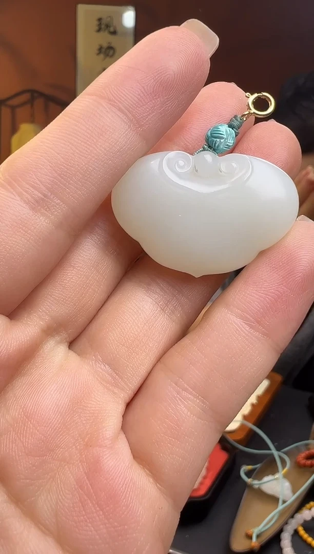 吊坠(不含链)未镶嵌和田玉俄白【放漏不退】