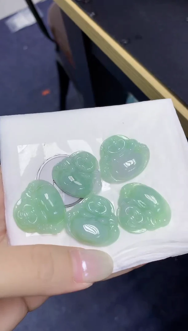 翡翠未镶嵌颈饰天然缅甸翡翠A货多样性发其一
